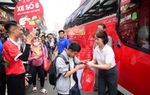 900 lao động khó khăn về quê đón Tết trên "Chuyến xe hạnh phúc"