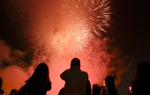 Mãn nhãn màn pháo hoa rực rỡ chào Tết Bính Ngọ 2026