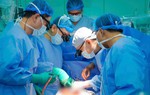 200 nhân viên y tế xuyên đêm thực hiện ghép tạng cứu sống người bệnh