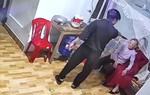 Nghệ An: Người đàn ông đánh chị gái, mẹ can ngăn bị vạ lây gãy tay