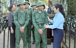 Hội LHPN tỉnh Quảng Ngãi thăm, động viên tân binh lên đường nhập ngũ năm 2026
