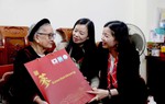 Phó Chủ tịch Hội LHPN Việt Nam chúc Tết, tri ân người có công tại Ninh Bình