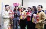 Hàng nghìn người lao động Lạng Sơn, Cao Bằng nhận quà Tết, phiếu mua hàng miễn phí