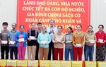 Phó Chủ tịch Quốc hội tặng quà gia đình chính sách, hộ nghèo tỉnh Quảng Ngãi