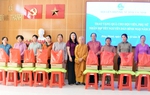 Hội LHPN tỉnh Tây Ninh trao 300 phần quà tết cho phụ nữ biên giới