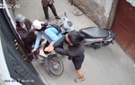 Làm rõ đối tượng chặn đường, tát liên tiếp chị họ giữa ngõ