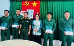 Hội LHPN tỉnh Vĩnh Long thăm hỏi, động viên tân binh lên đường nhập ngũ