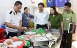 "Tháng hành động vì an toàn thực phẩm" 2026: Người tiêu dùng đóng vai trò giám sát