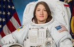 Người phụ nữ đầu tiên bay quanh Mặt trăng