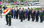 Tổng Bí thư, Chủ tịch nước dâng hương tưởng niệm các Anh hùng liệt sỹ tại Đà Nẵng