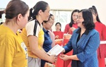 Chủ tịch UBTƯ MTTQ Việt Nam thăm, tặng quà gia đình chính sách và người lao động tại Thanh Hóa