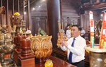 Thường trực Ban Bí thư Trần Cẩm Tú dâng hương, tưởng niệm các anh hùng, liệt sỹ tại tỉnh Điện Biên