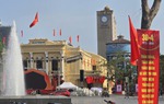 Đường phố Hải Phòng rực rỡ cờ hoa mừng 51 năm Ngày thống nhất đất nước