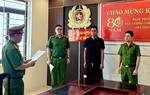 Nhắn tin khi lái xe, tài xế tông chết nữ công nhân môi trường