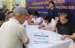 Khám định kỳ toàn dân: Lao động nữ được tầm soát các vấn đề sức khỏe sinh sản
