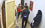 Ngày 19/5 xét xử người phụ nữ tấn công hàng xóm tại chung cư Mỹ Đình