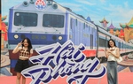 Đoàn tàu Hoa Phượng Đỏ ngày càng hấp dẫn khách du lịch