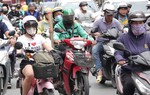 Hà Nội dự kiến hỗ trợ tối đa 5 triệu đồng/người để đổi xe máy xăng sang xe điện