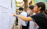 Áp lực thi lớp 10 ở Hà Nội: Phụ huynh, học sinh "nín thở" vì căng thẳng