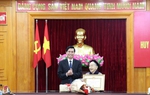 Cụ bà 96 tuổi ở Lạng Sơn nhận Huy hiệu 80 năm tuổi Đảng