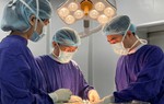 Vinmec Nha Trang tiên phong đưa kỹ thuật phẫu thuật nội soi điều trị ung thư tuyến giáp không sẹo về Khánh Hòa