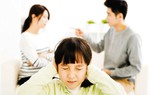 Những đứa trẻ tha thiết cầu xin bố mẹ ly hôn