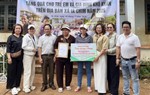 Người phụ nữ kết nối gần 2.000 suất quà nghĩa tình cho bà con dân tộc thiểu số Quảng Ngãi