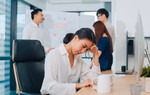"Nghiện" sống hộ: Xiềng xích vô hình từ lòng tốt