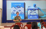 Công an TPHCM hướng dẫn học sinh cảnh giác với ma túy núp bóng thuốc lá điện tử