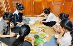 Mùa thi tốt nghiệp THPT ấm áp với những suất cơm miễn phí, nhà nghỉ "0 đồng"