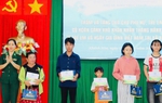 Khánh Hòa: Nhiều phần quà tặng phụ nữ và trẻ em khó khăn