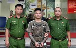 Lộ nguyên nhân vụ thanh niên vác điếu cày đánh người giữa phố Hà Nội