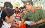 Người dân xã đảo tiền tiêu ấm lòng với "Gian hàng 0 đồng - Vì bình yên Đất Mỏ"
