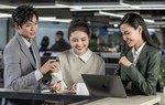 Nhóm chứng khoán bùng nổ, khối ngoại mạnh tay giải ngân vào VIC