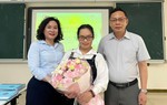 Hành trình đặc biệt của nữ thủ khoa Hán Nôm mang khuyết tật bẩm sinh