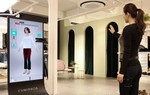 Thời trang Việt và cuộc đua năng lực số