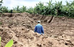 Hơn 1 tháng sau vụ ruộng bị đào bới, người dân vẫn phải chờ kết quả xác minh