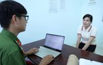 Bắt nữ nhân viên ngân hàng trốn truy nã vì lừa hơn 21 tỷ đồng