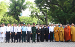 MTTQ Việt Nam TPHCM dâng hương tưởng niệm các anh hùng liệt sĩ tại Công viên Lê Thị Riêng