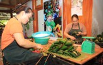 Lao động nữ - "trụ đỡ" khu vực kinh tế cá thể