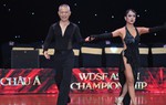 Giáo sư Trương Nguyện Thành truyền cảm hứng khi thi đấu dancesport ở tuổi 65