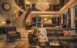  Sống trong biệt thự vẫn khóc mỗi đêm