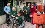 "Trên chiếc xe lăn": Thước phim tài liệu kết nối ký ức lịch sử với thế hệ trẻ