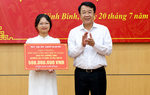 Ninh Bình thưởng 500 triệu đồng cho nữ sinh giành Huy chương Vàng Olympic Vật lý quốc tế