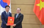 Vietnam Fatherland Front Central Committee delegation visits Vietnamese community in the Republic of Korea
