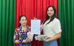 Nữ giáo viên ở An Giang nhặt được túi đồ giá trị, trả lại người đánh rơi