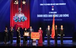 Phó Chủ tịch nước Võ Thị Ánh Xuân trao danh hiệu Anh hùng lao động cho Vinamilk 