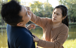 Vợ bạo hành chồng và cái bẫy mang tên "cam chịu vì con"