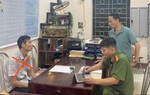 Ở nhà một mình, cô gái khuyết tật bị gã đàn ông xâm hại
