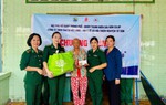 Nữ quân nhân quân hàm xanh lớn lên từ những câu chuyện kháng chiến của ông